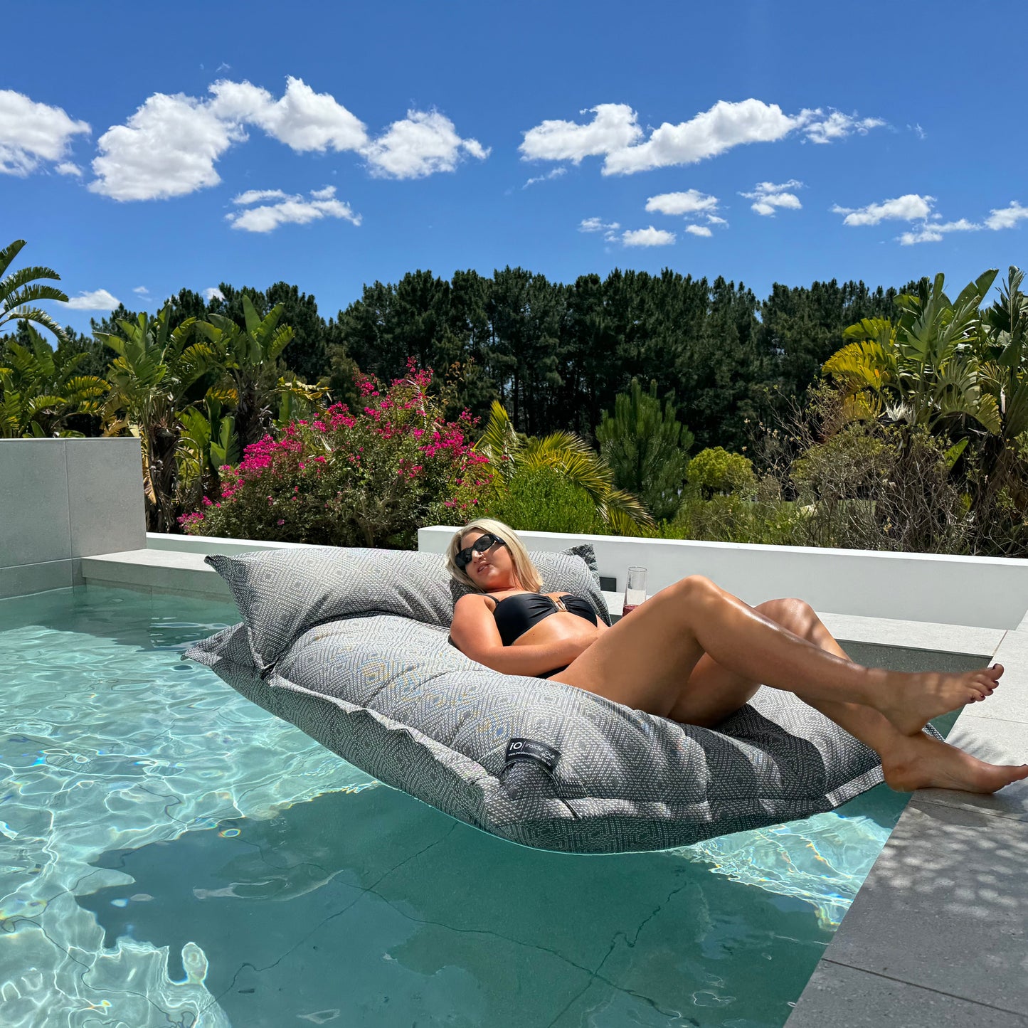 Aqua Loungers with Cushion - Covers