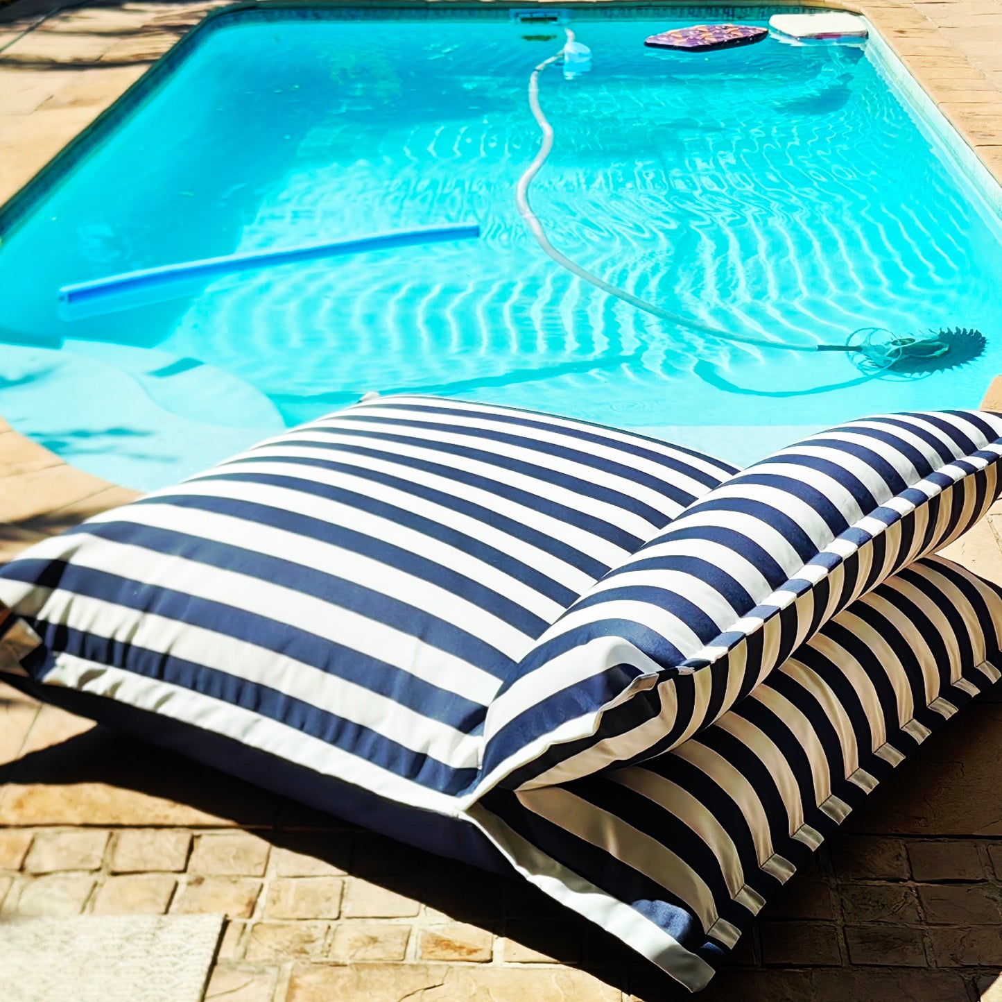 Aqua Loungers with Cushion - Covers
