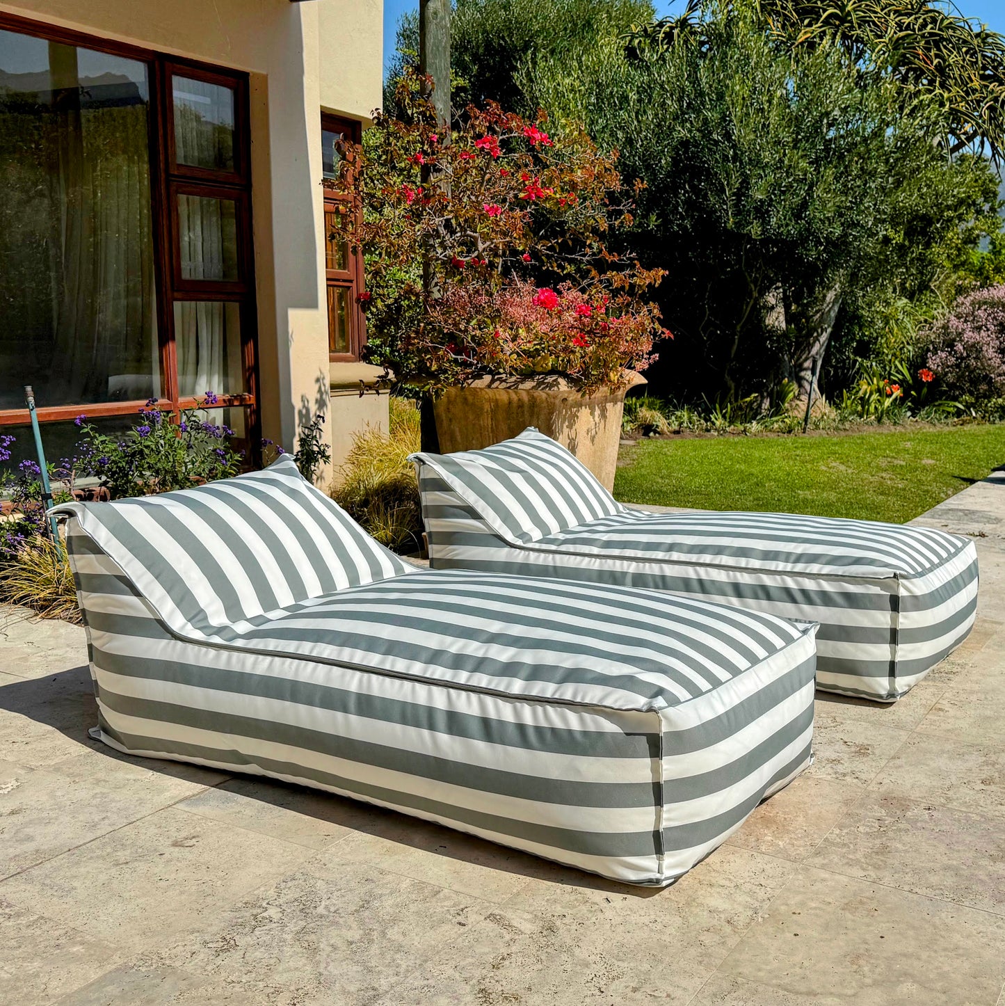 Poolside Daybed Loungers